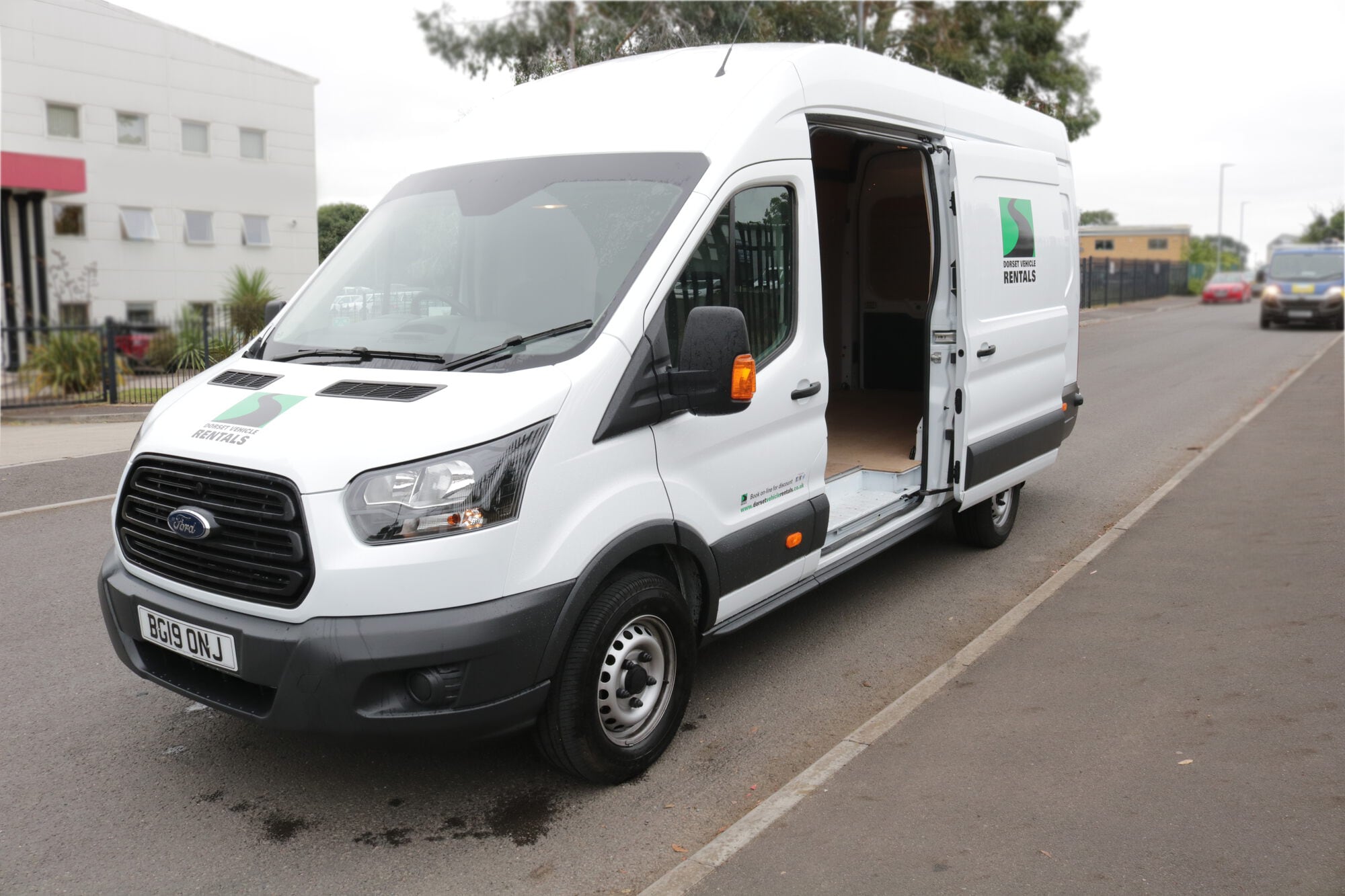 LARGE JUMBO VAN (4M) - Dorset Vehicle Rentals